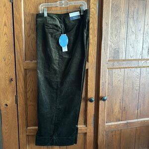 NWT⭐️Vintage WESTBOUND Corduroy Capri PANTS Park Ave. Fit Dark Olive Size 8